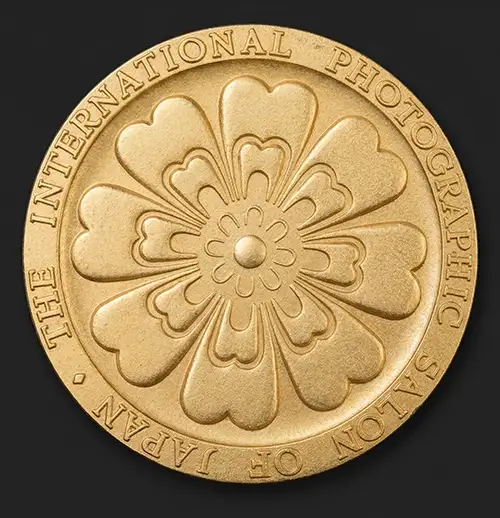 Asahi-Shimbun-Photography-Medal-Derek-Galon-FRPS-Dominica